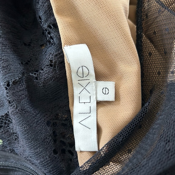 Alexis Black Lace Romper with Elegant V-Neckline - Picture 8 of 8